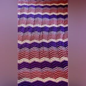VINTAGE HANDMADE CROCHET AFGHAN BLANKET/PURPLE (39 x 60+ inches) MINT CONDITION
